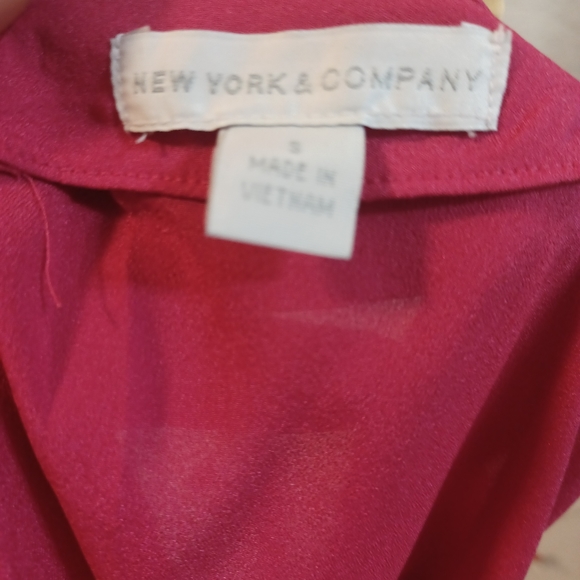 NEW YORK & COMPANY - Picture 3 of 4